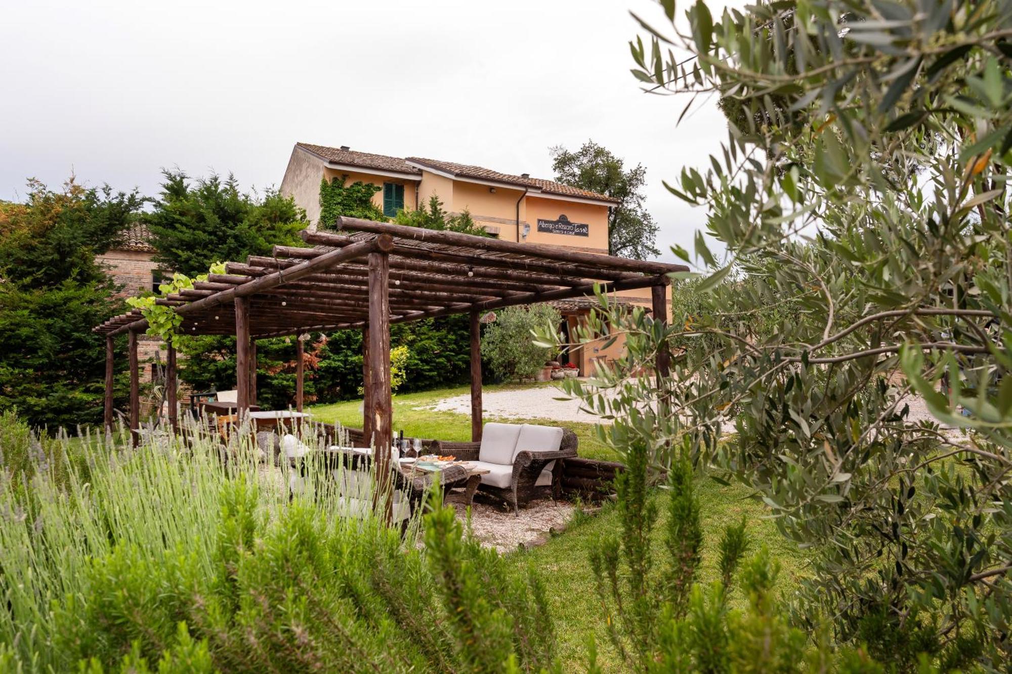 Locanda Tane San Giovanni  Luaran gambar